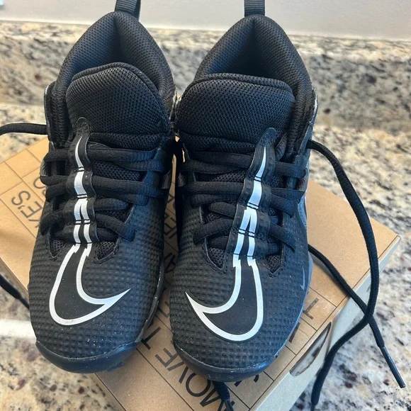 Nike Black Football or Lacrosse Shoes - Picture 8 of 8